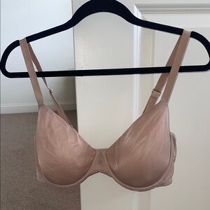 VICTORIA’S SECRET Everyday Support T-Shirt Bra